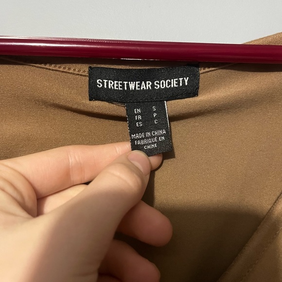 Top - Picture 2 of 3